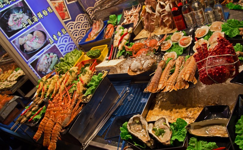 Taiwan - Kaohsiung - Xinxing - Liuhe Night Market - Fresh Shellfish