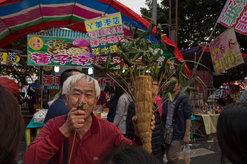 Taiwan - Kaohsiung - Zuoying - Lotus Pond - New Year Celebration - Handmade Cricket Whistles